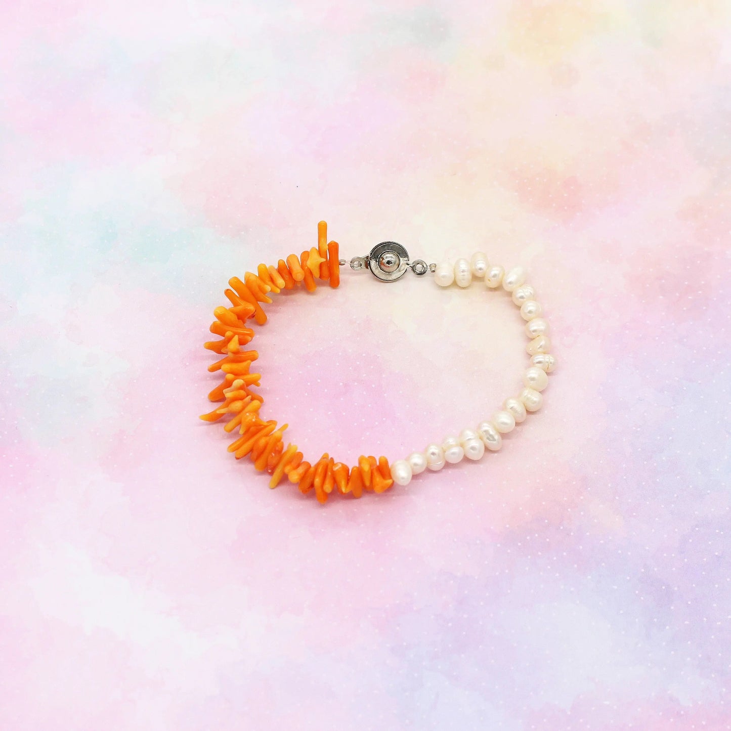 Armband „Perlen und Koralle“
