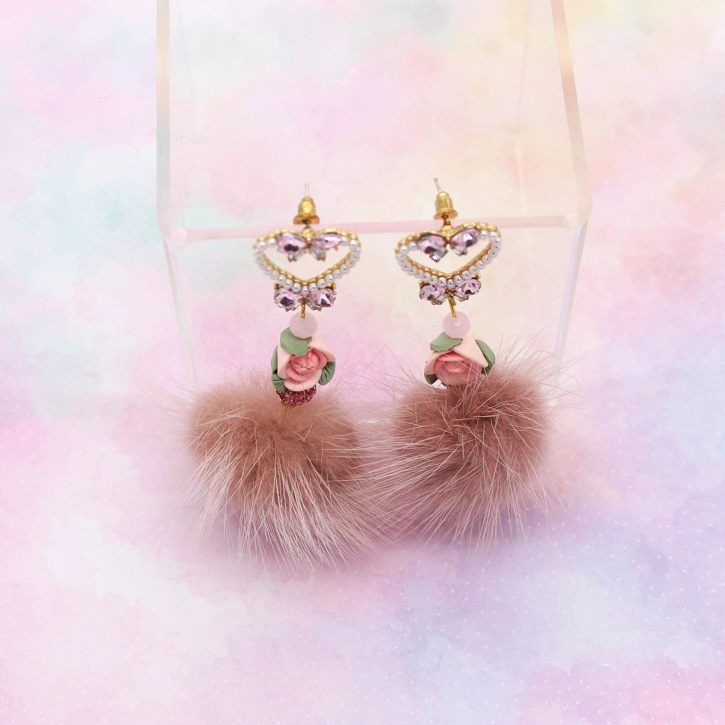 Ohrringe „Romantische Herzen“ mit Flauschigen PomPoms