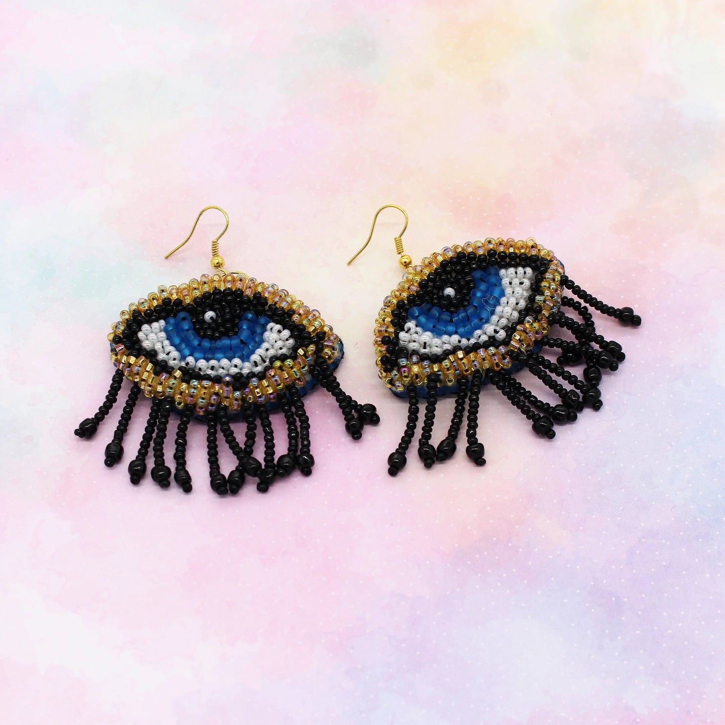 Ohrringe „The Eyes“ handbestickte Augen